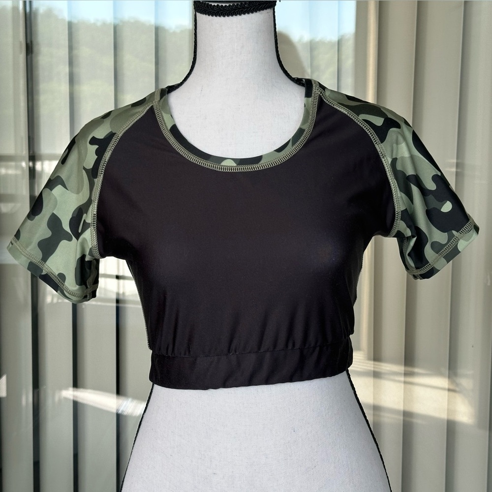 Black and White Fitted Crop Top